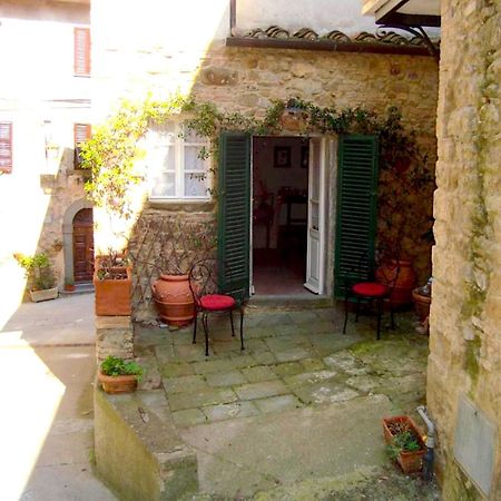 La Nella Apartment Chianni Luaran gambar